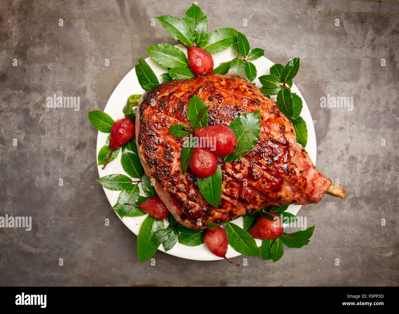 Ganzes schwein kochen -Fotos und -Bildmaterial in hoher Auflösung – Alamy