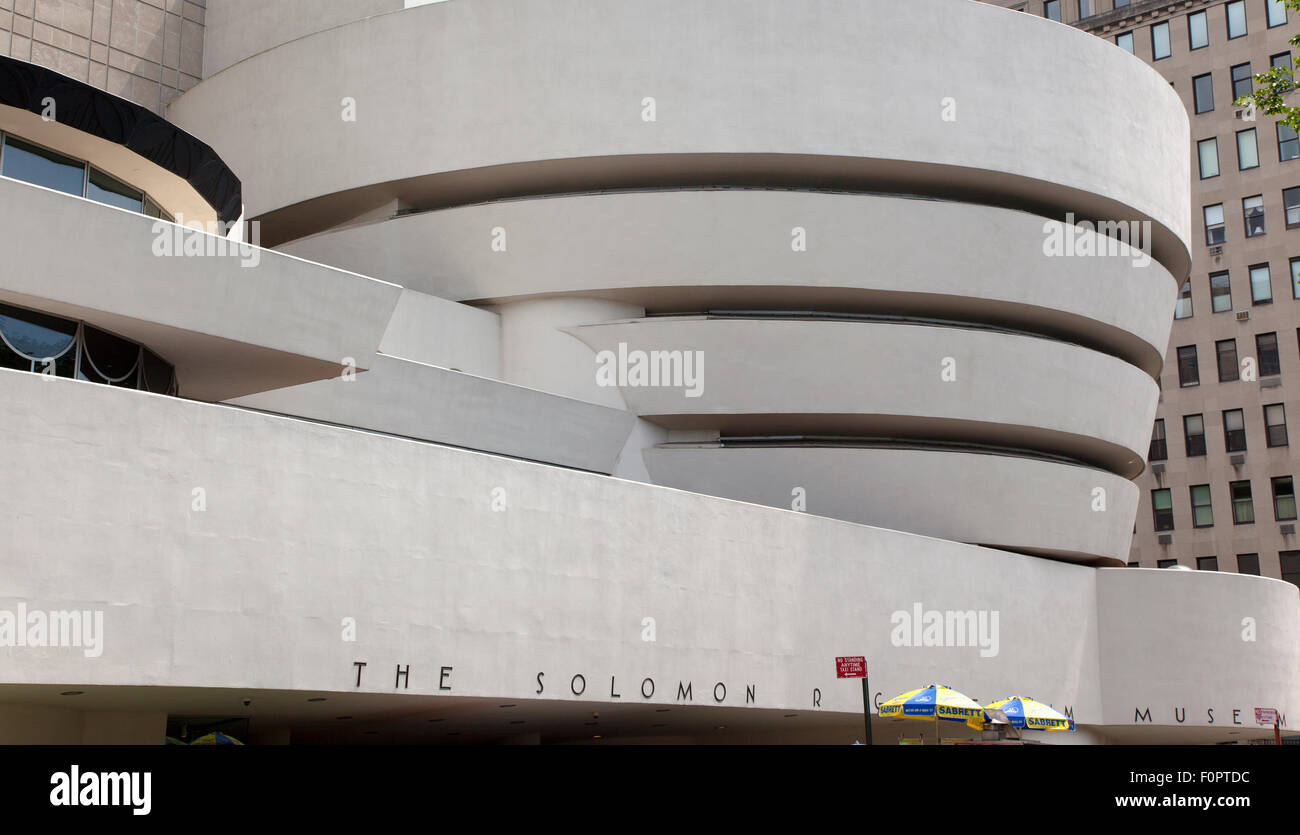 USA, Staat New York, New York City, Manhattan, Exterieur des Solomon R Guggenheim Museums auf der 5th Avenue. Stockfoto