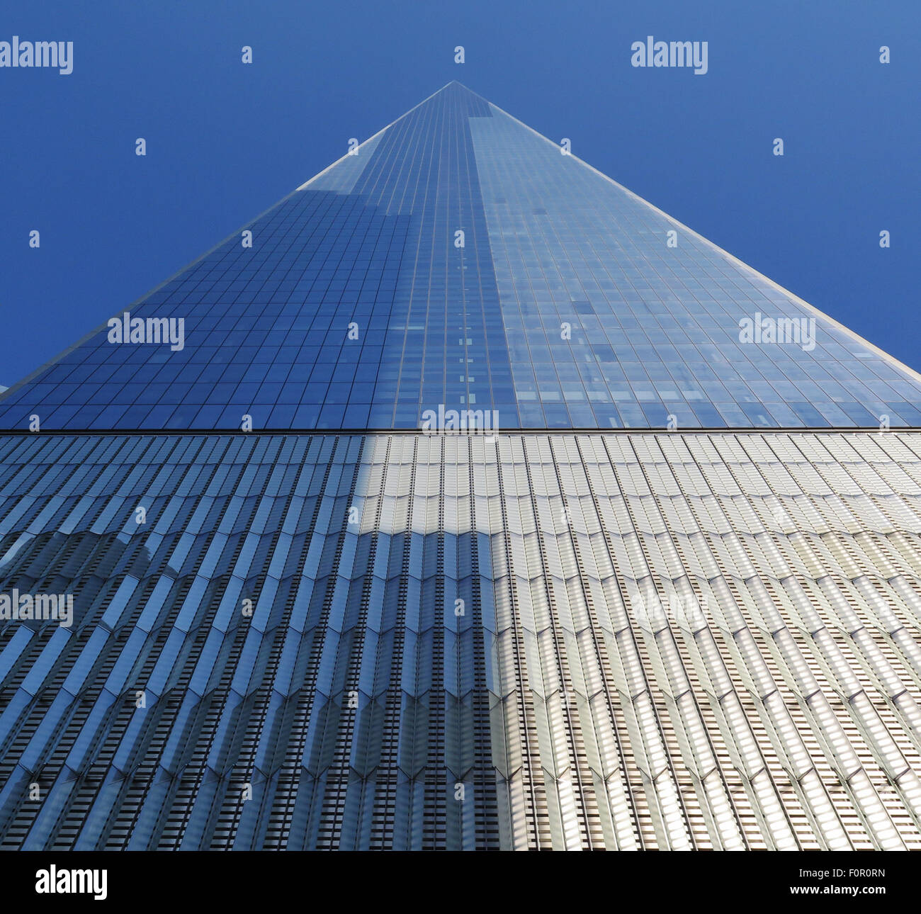 New York, NY, USA. 25. Juli 2015. 26. Juli 2015 - New York, New York, USA - The One World Trade Center vor kurzem eröffnet. © KC Alfred/ZUMA Draht/Alamy Live-Nachrichten Stockfoto