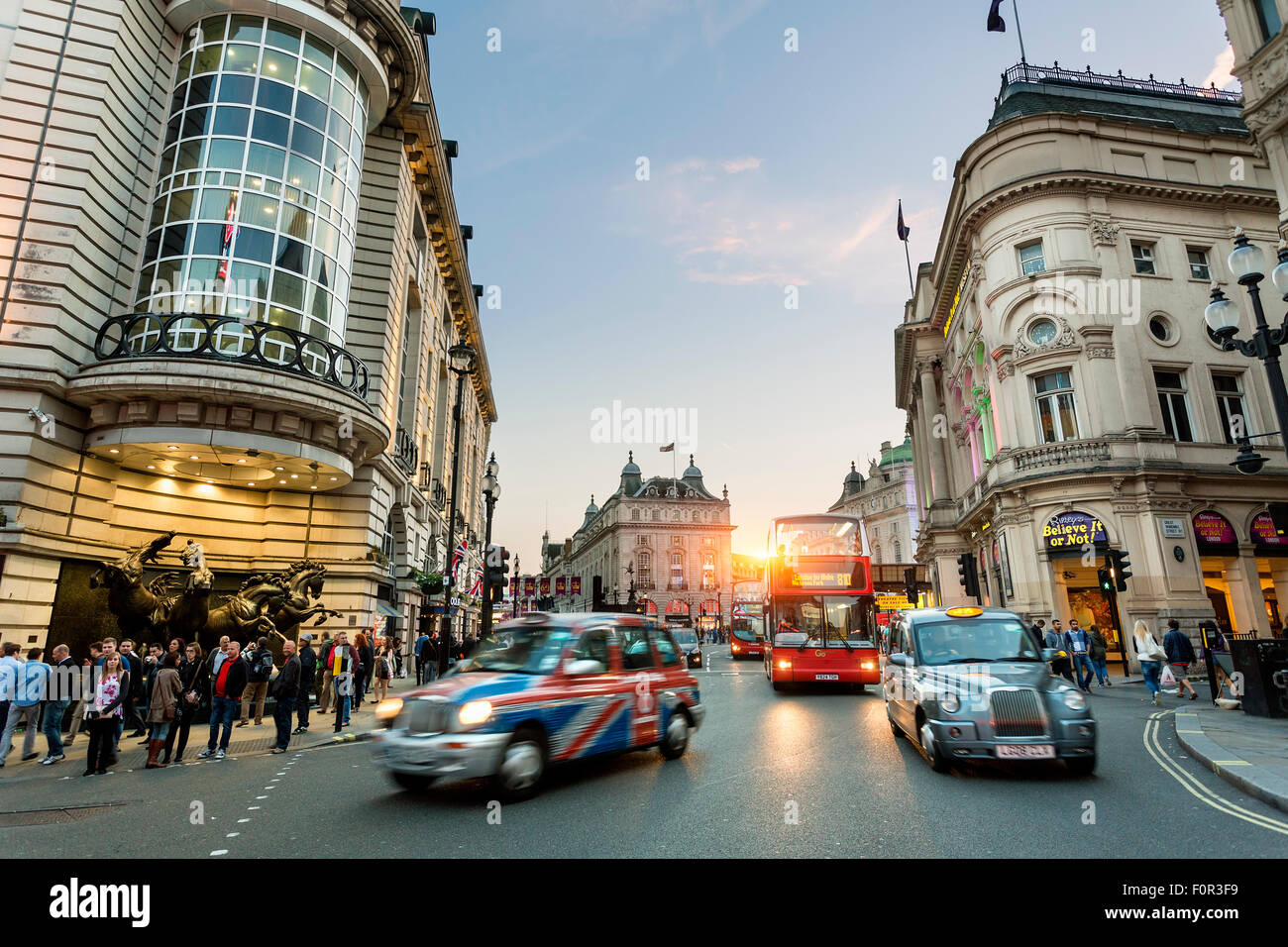 London, Verkehr auf Piccadilly Circus Stockfoto