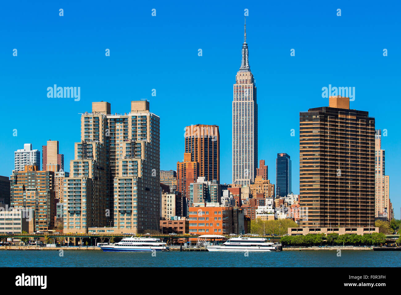 Panorama von New York City mit dem Empire State Building Stockfoto