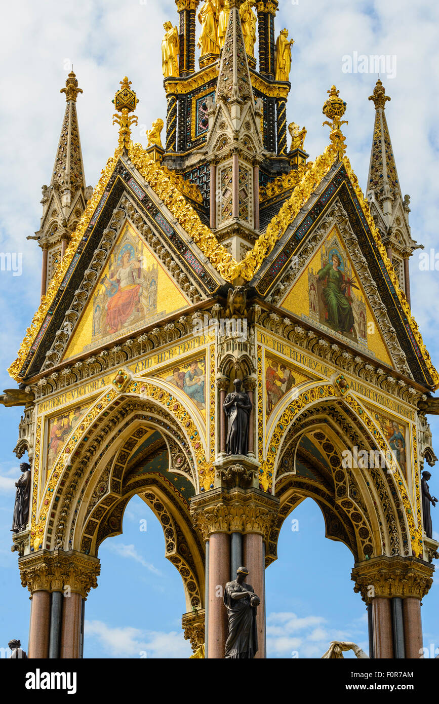 Detail der Albert Memorial London enthüllt in 1872 und gestaltet von George Gilbert Scott Stockfoto