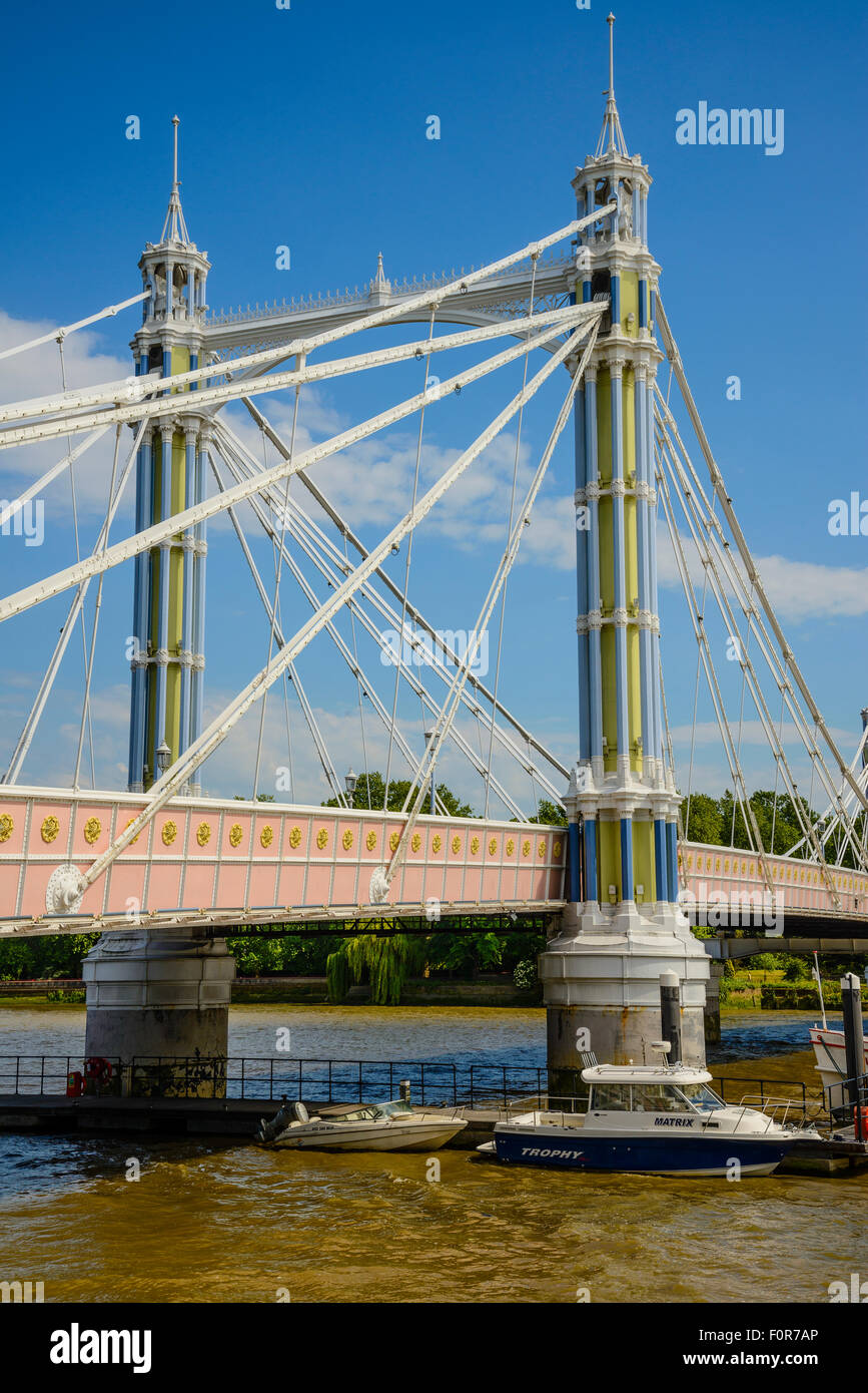 Die Albert-Brücke über den Fluss Themse London Stockfoto