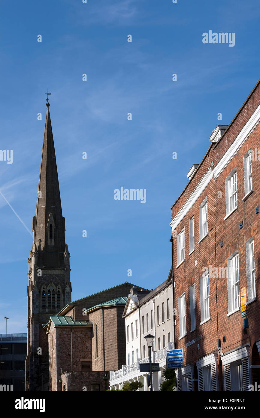 Southernhay United Reformed Church Southernhay East,Exeter.georgian Exeter, Devon, dies ist eines der attraktivsten, von Bäumen gesäumten Stockfoto