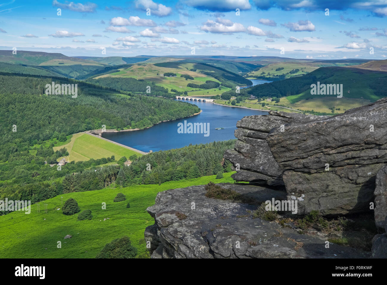 Ladybower Vorratsbehälter in Derbyshire Peak District von Bamford Edge gesehen Stockfoto