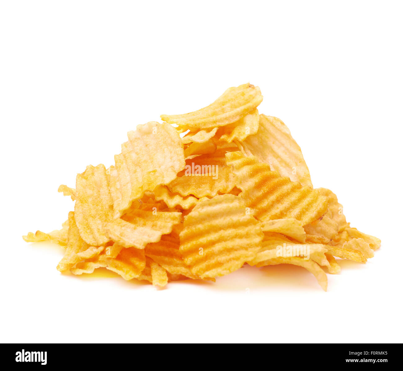 Haufen von mehreren Kartoffelchips isoliert Stockfoto