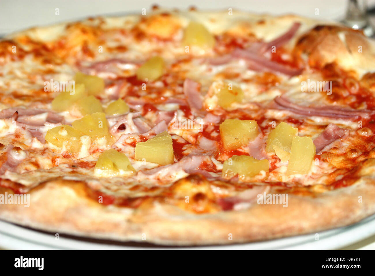 Nahaufnahme von frischen Hawaii pizza Stockfoto