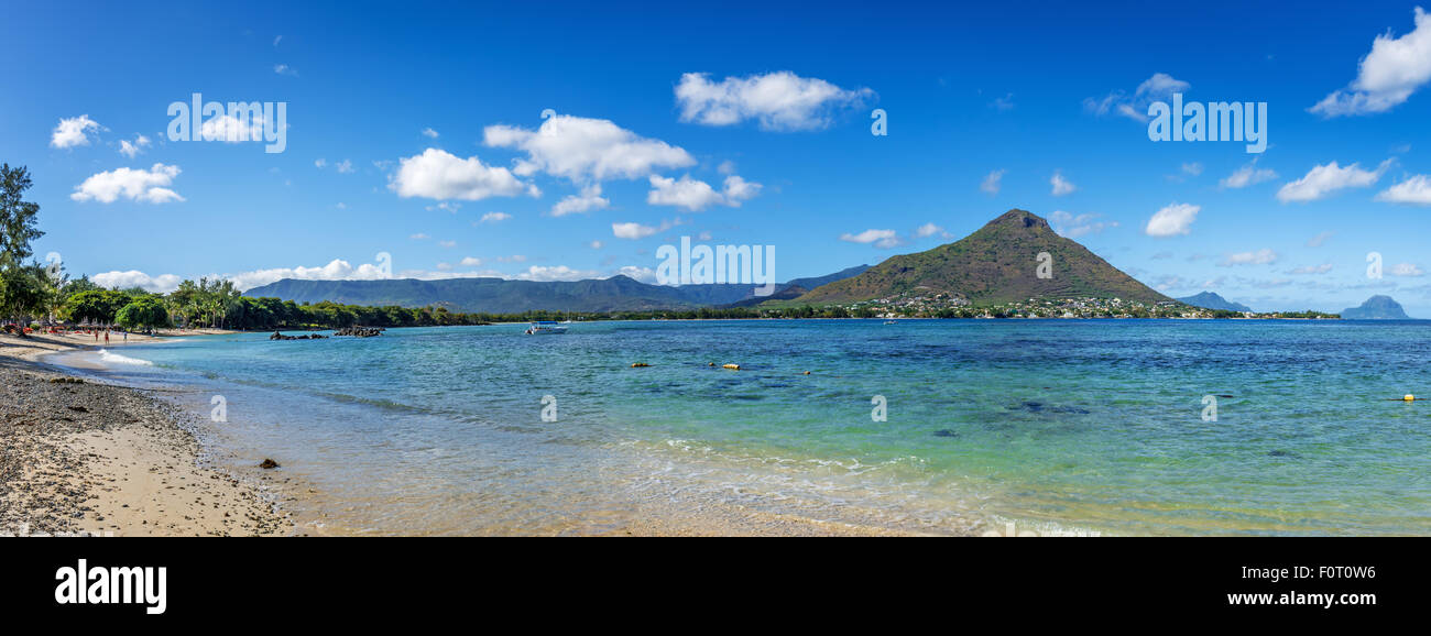 Tamarin Bucht gesehen vom Strand von Wolmar, Insel von Flic En Flac, Mauritius, Indischer Ozean Stockfoto