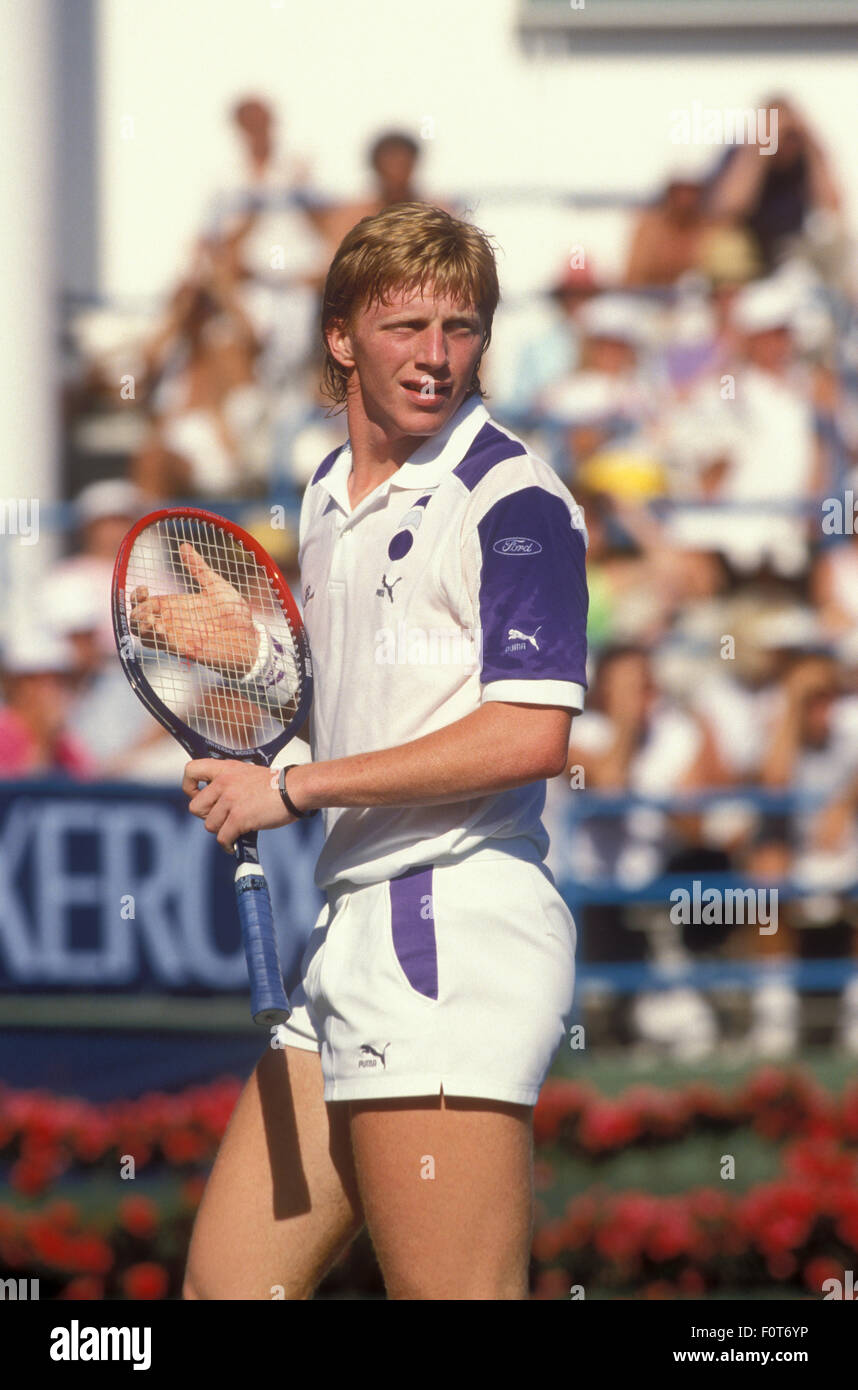 Boris Becker in Aktion bei der Newsweek Champions Cup-Turnier in Indian Wells, Kalifornien im März 1988. Stockfoto