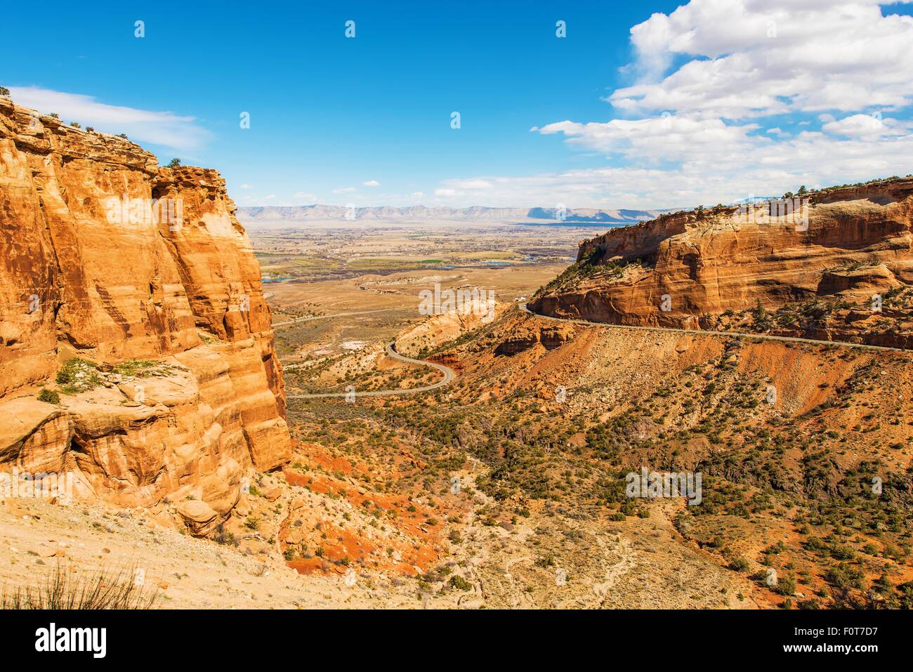 West Colorado Landschaft. Grand Junction, Colorado, Vereinigte Staaten von Amerika. Navajo Sandsteinformation in Colorado National Monument. Stockfoto