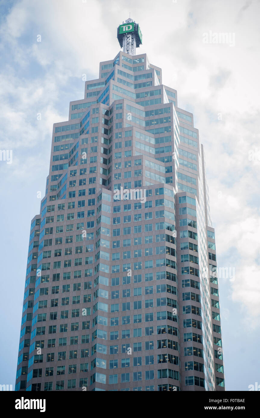 TORONTO, Kanada-März 15,2012: Blick auf die Spitze des Toronto Dominion (TD) Trust Tower befindet sich an der finanziellen Bezirk von Toronto Stockfoto