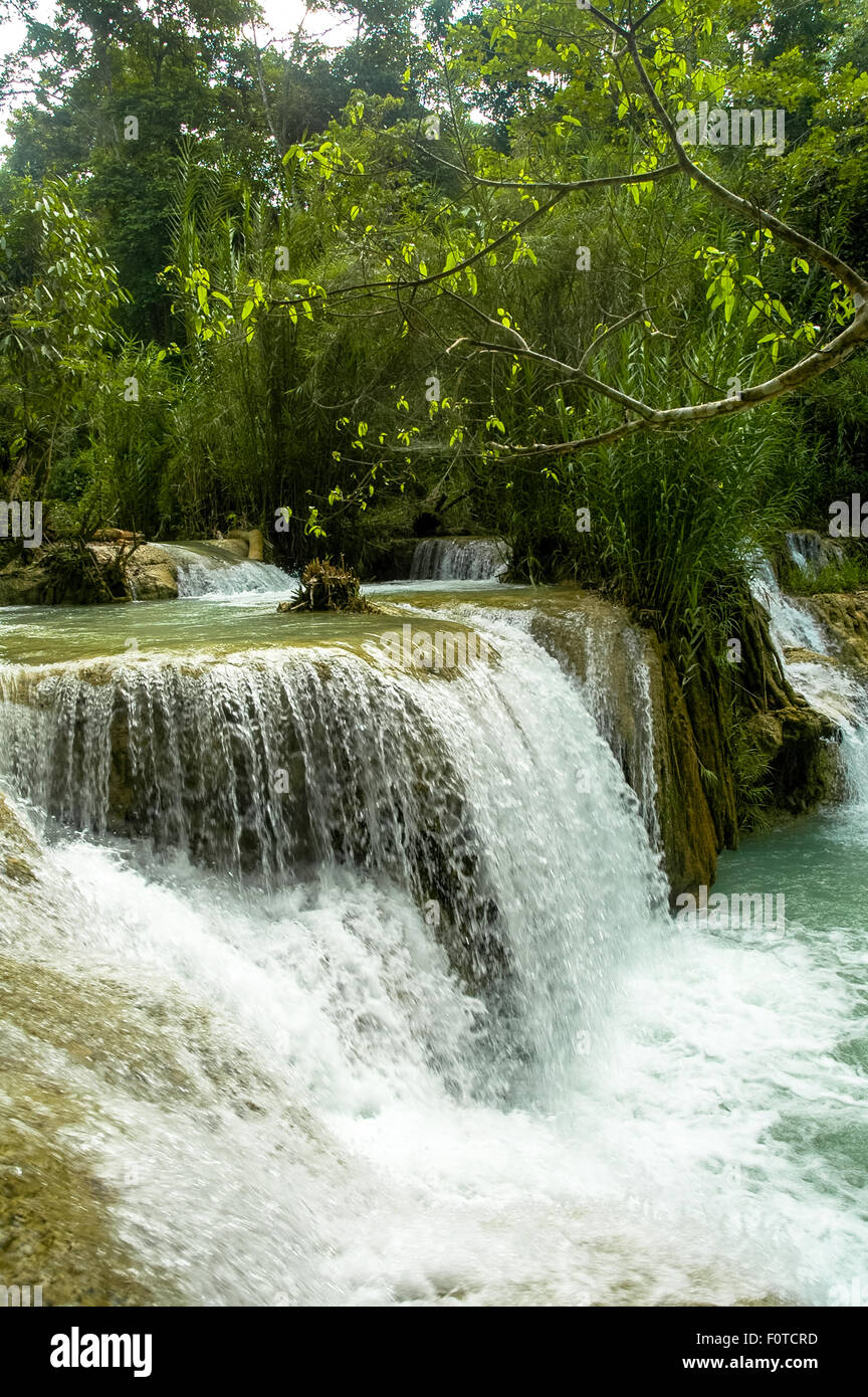 Kuang Si Wasserfall in der Nähe von Luang Prabang in laos Stockfoto