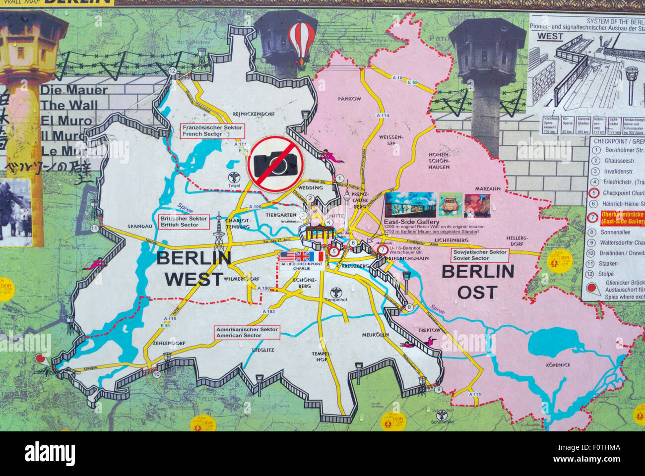 Karte zeigt Ost- und West-Berlin vor 1990, East Side Gallery, Friedrichshain, Ostberlin, Deutschland Stockfoto