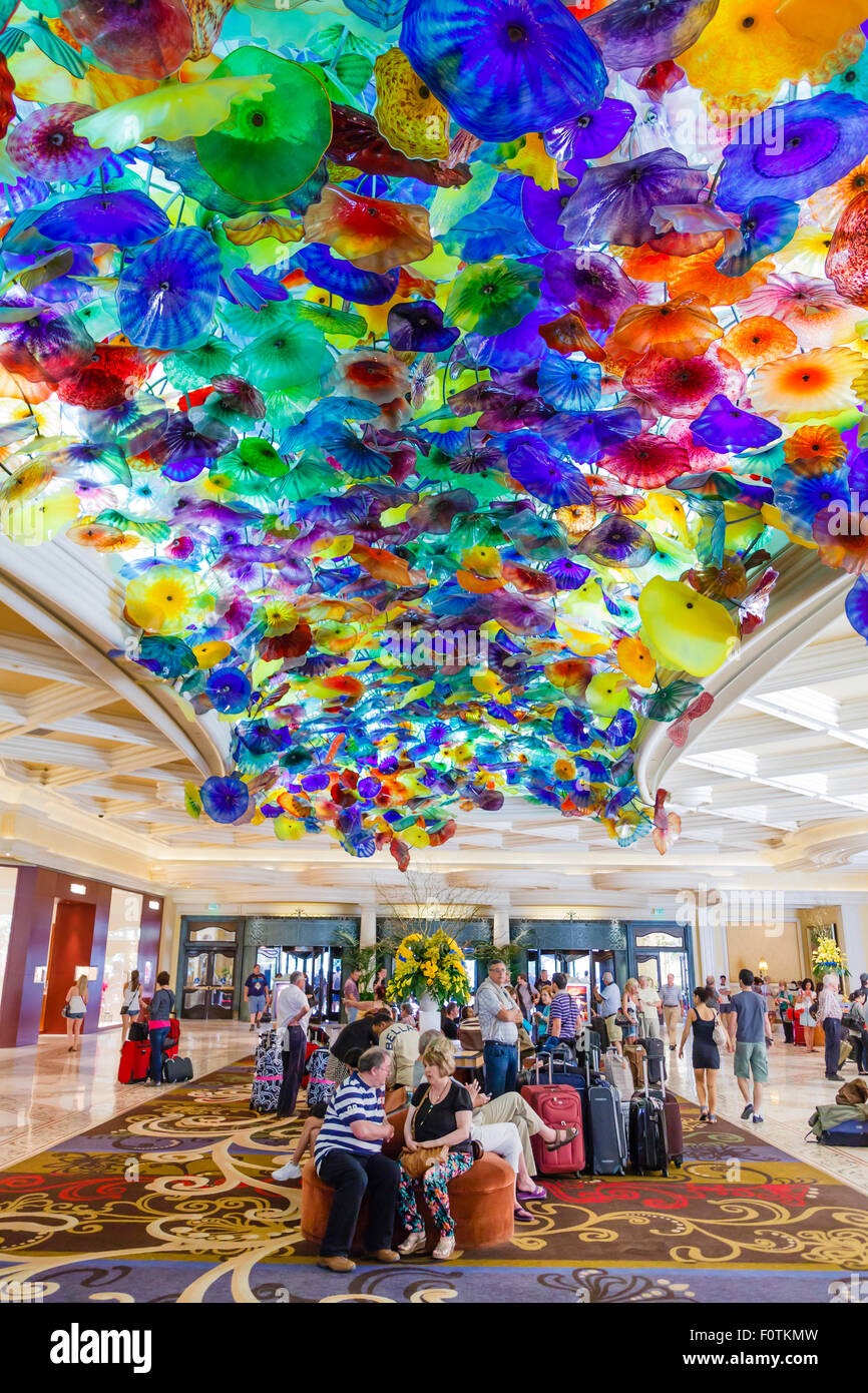 Dale Chihuly Hand geblasen Glas Blumenskulptur in der Lobby des Bellagio Hotel Las Vegas Stockfoto