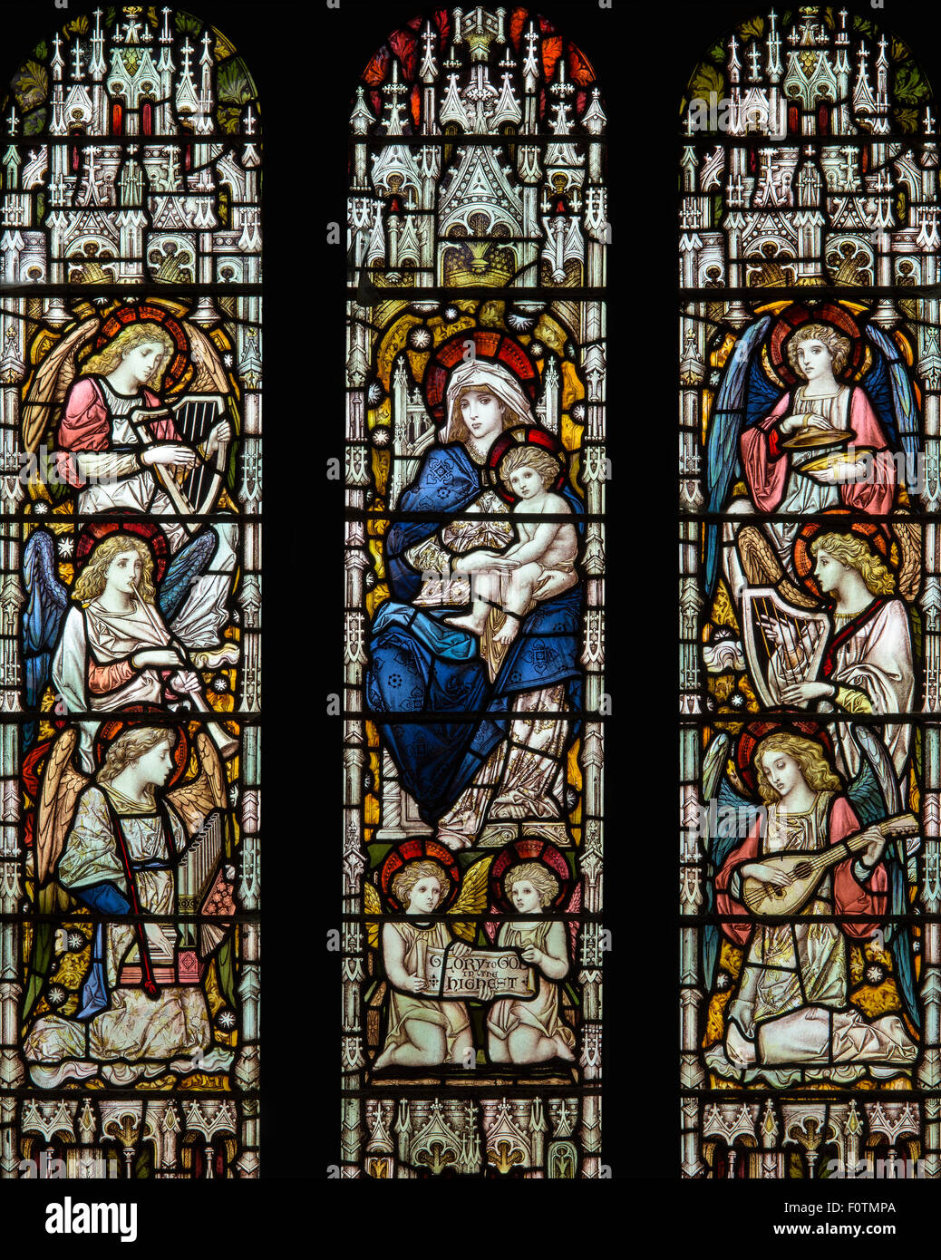 Eine erholsame Darstellung von Maria und Jesus gefeiert von engelhaften Musikern, St.-Andreas Kirche, Dent, Cumbria, England, UK Stockfoto