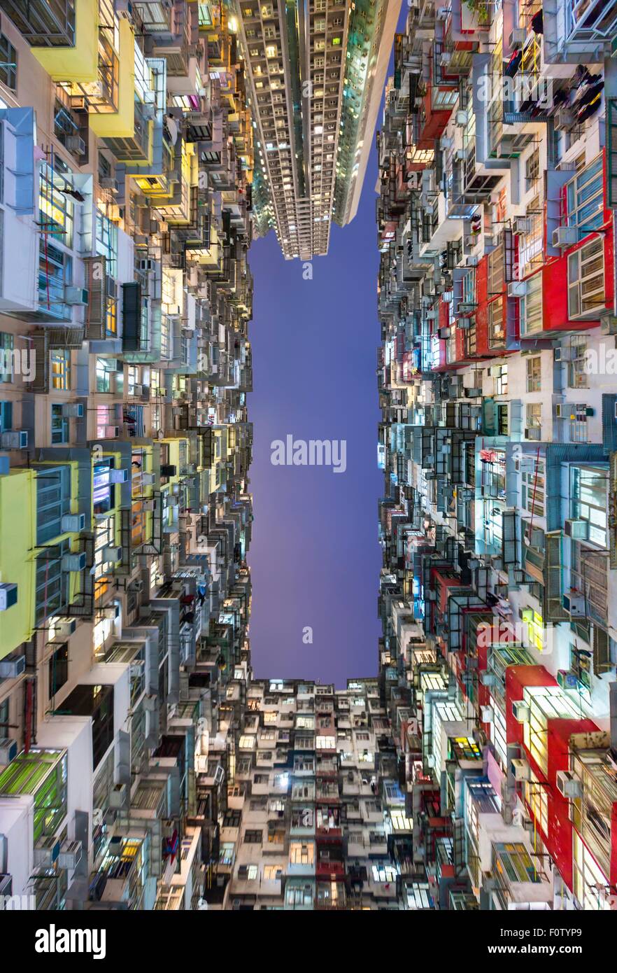 Wohnungsbau, niedrigen Winkel Ansicht, Hong Kong, China Stockfoto