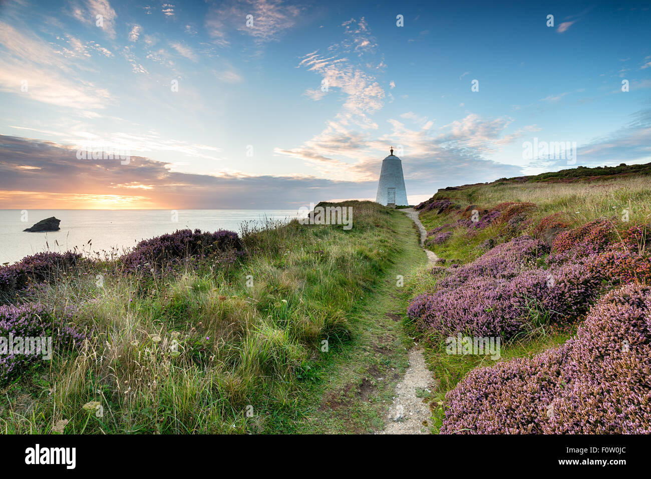 Die PepperPot Leuchtturm auf den Klippen über dem Portreath an der Küste von Cornwall Stockfoto