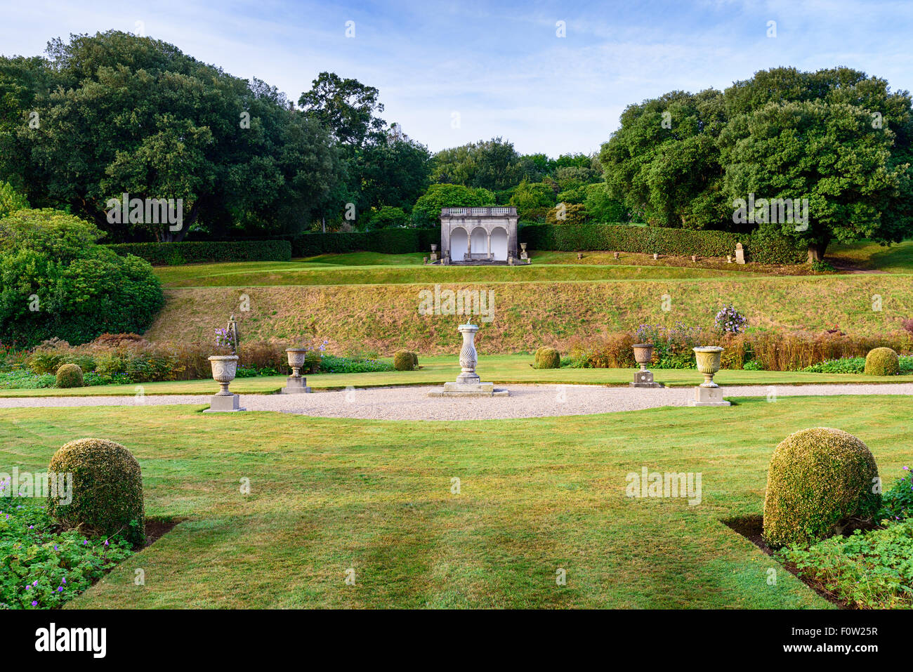 Formale Gärten in einem englischen Herrenhaus am Mount Edgcumbe in Cornwall Stockfoto