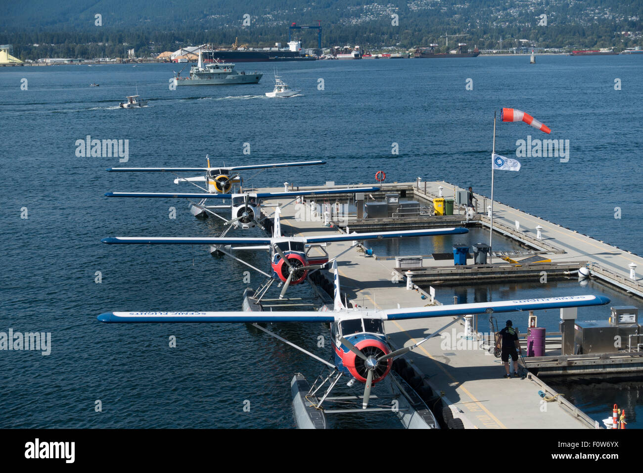 Eine Reihe von Wasserflugzeuge vertäut im Hafen von Vancouver Stockfoto