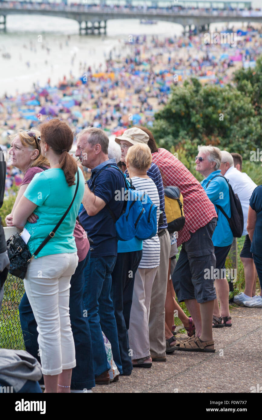 Bournemouth, UK. 21. August 2015. Besucher strömen in Bournemouth für das achte jährliche Bournemouth Air Festival.  Bildnachweis: Carolyn Jenkins/Alamy Live-Nachrichten Stockfoto