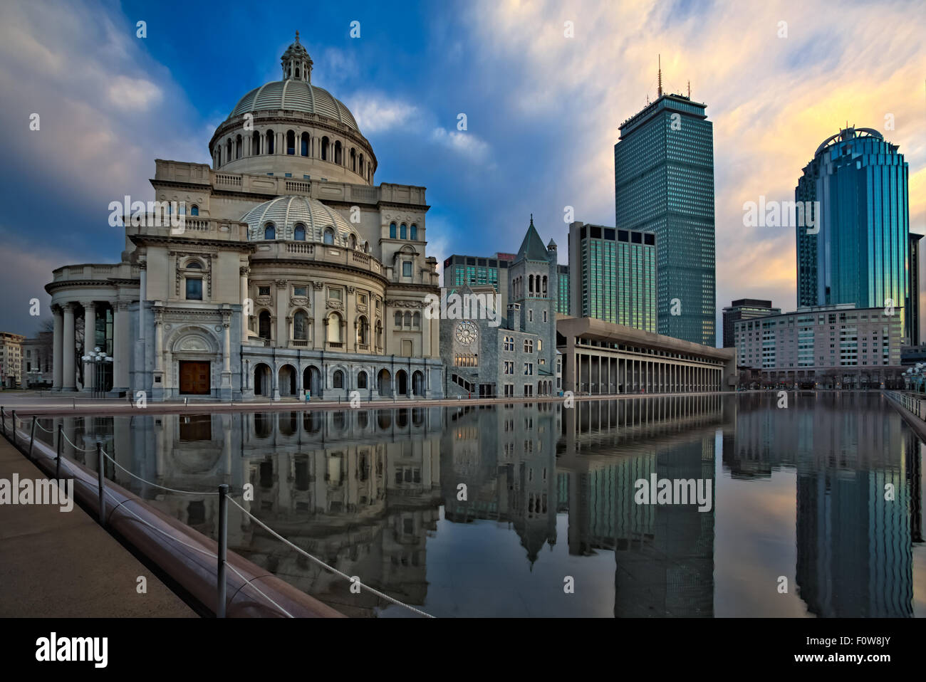 Der Christian Science Center, Prudential Tower und andere Wolkenkratzer in der Skyline von Boston. Stockfoto