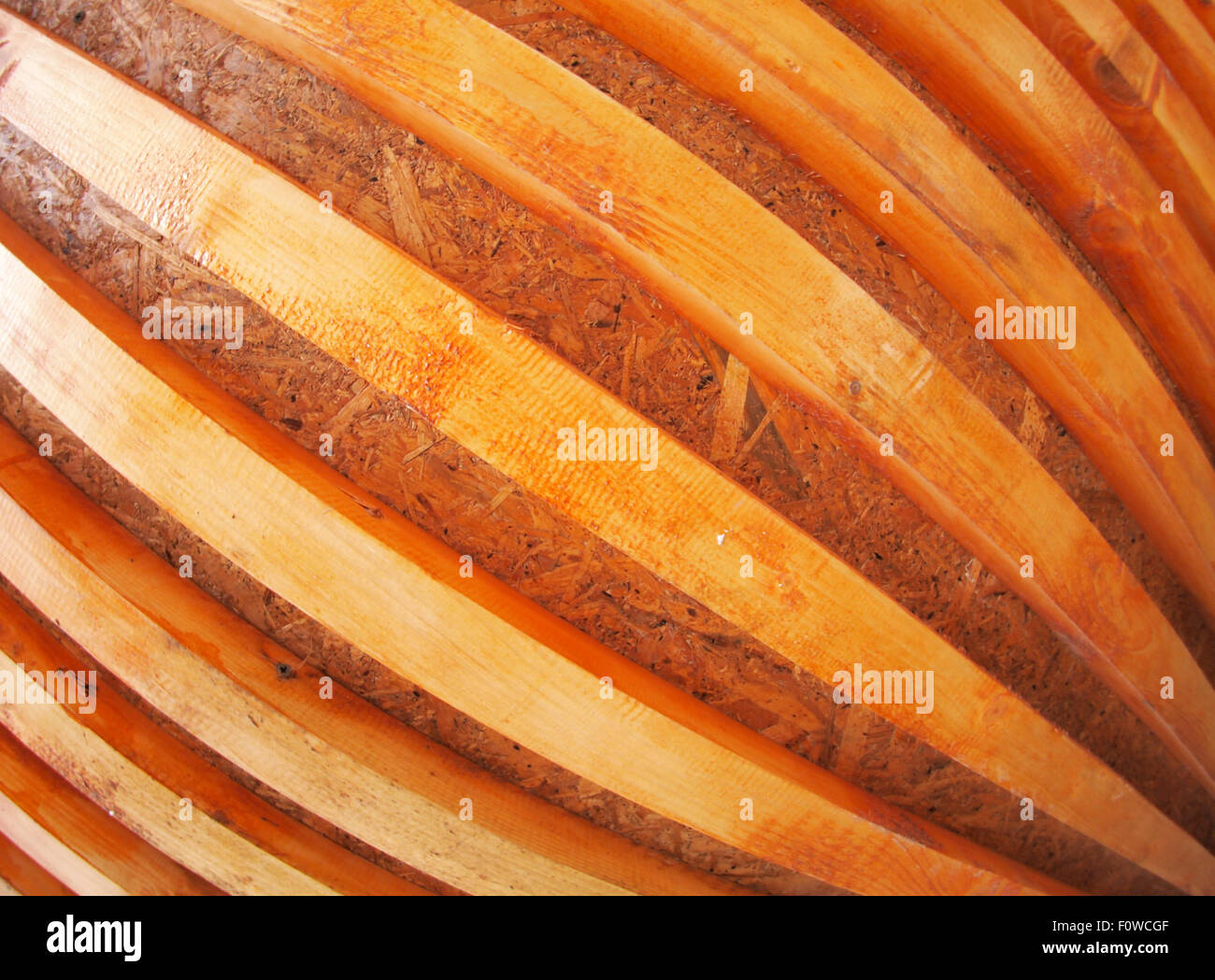 Mauer aus roten Holztafeln mit fisheye-Objektiv mit Weitwinkel Stockfoto