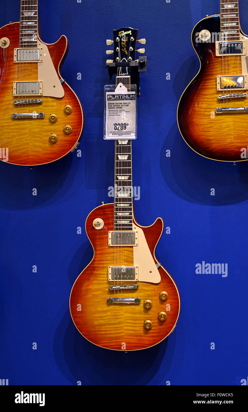 Jahrgang 1959 Gibson Les Paul Gitarre zum Verkauf an den Guitar-Center auf der West 14th Street in Manhattan, New York City Stockfoto