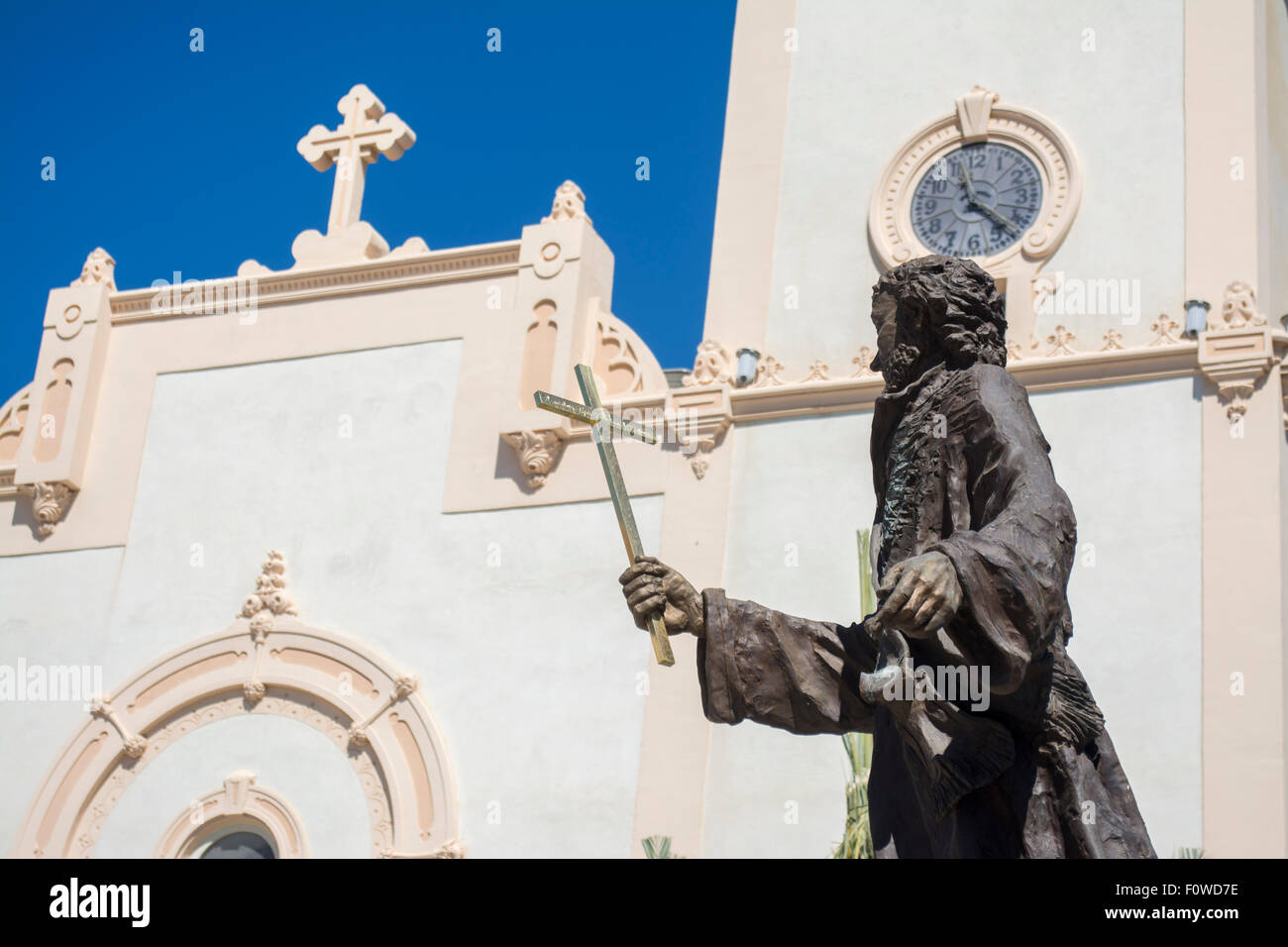 Statue außerhalb der Parroquia San Francisco Javier-Kirche im Zentrum von San Javier, Region Murcia, Spanien Stockfoto