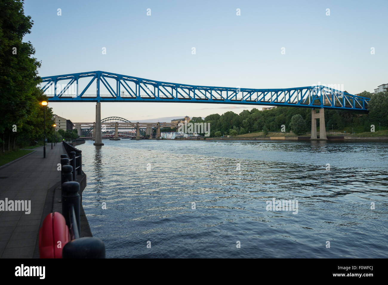 Königin Elizabeth II-U-Bahn-Brücke.  Metro Brücke verbindet Newcastle & Gateshead. Stockfoto