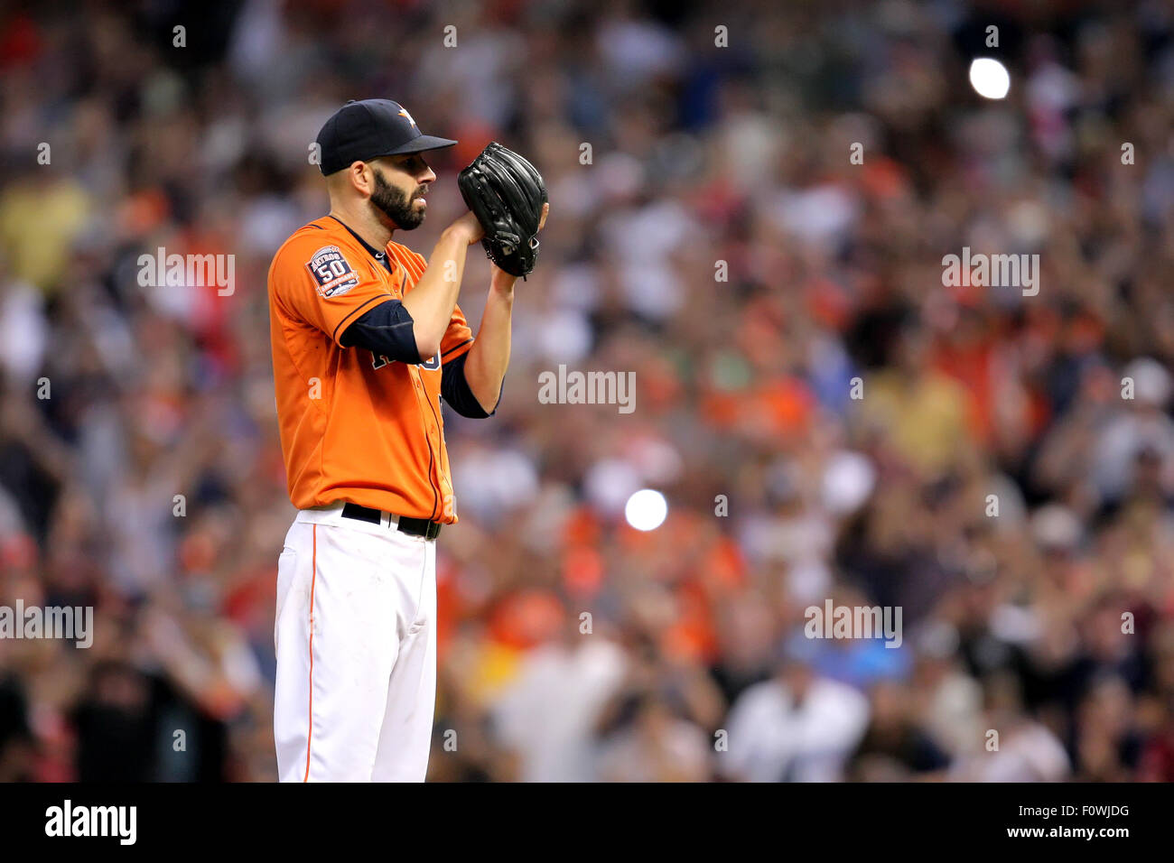 Houston, Texas, USA. 21. August 2015. Houston Astros Krug Mike zum #54 bereitet sich auf den letzten Streik der seine No-Hitter in der MLB interleague Baseball-Spiel zwischen den Houston Astros und die Los Angeles Dodgers von Minute Maid Park in Houston, TX liefern. Houston gewann 3: 0. Kredit-Bild: Erik Williams/Cal Sport Media. Stockfoto