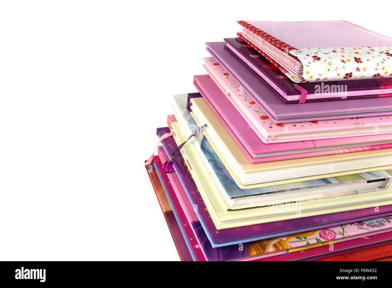 Kinderbücher in einem Haufen / stack in rosa Farben Stockfoto