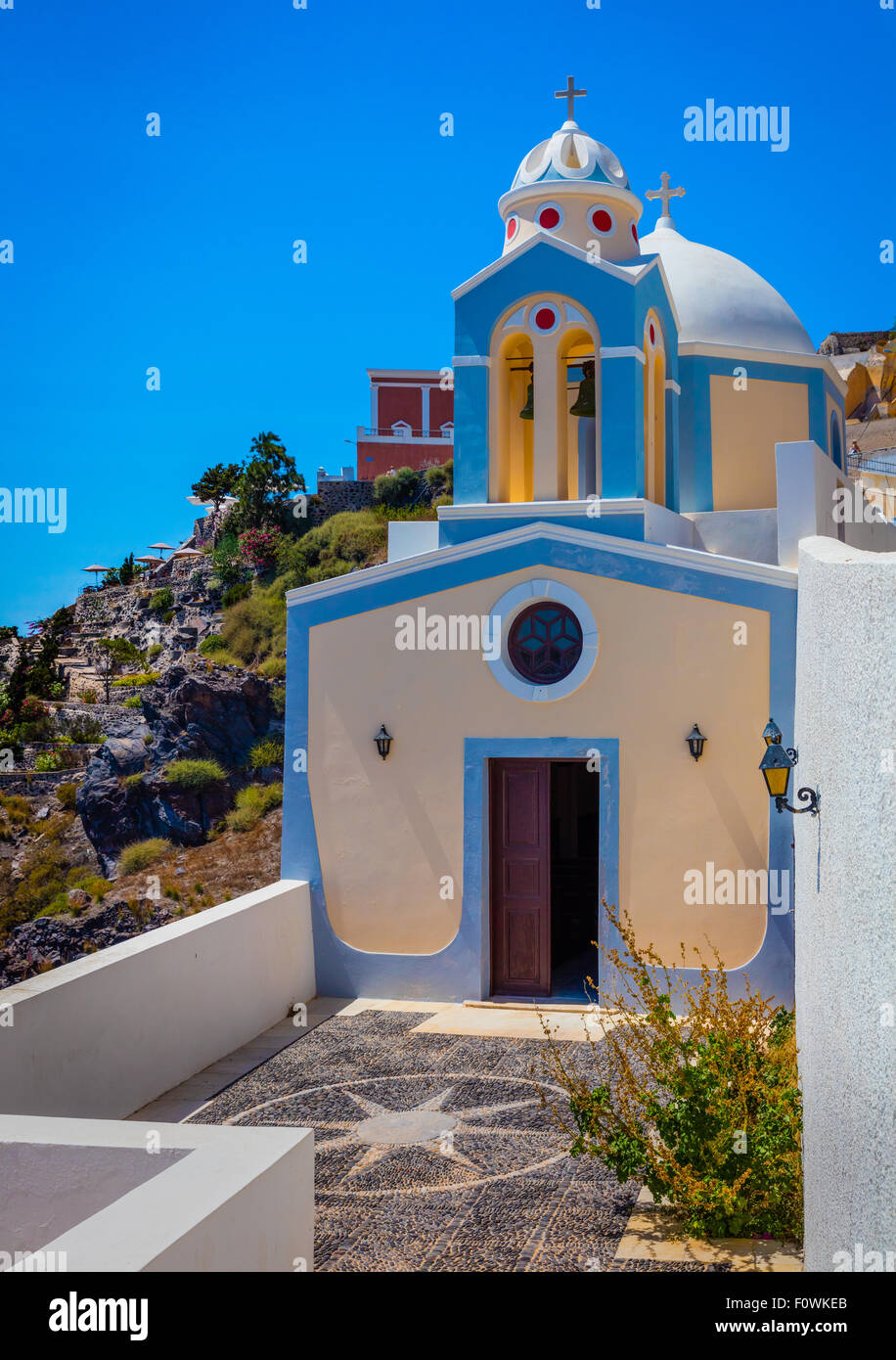 Katholische Kirche St. Stylianos in der Stadt Thira auf der griechischen Insel Santorini (Thira) Stockfoto