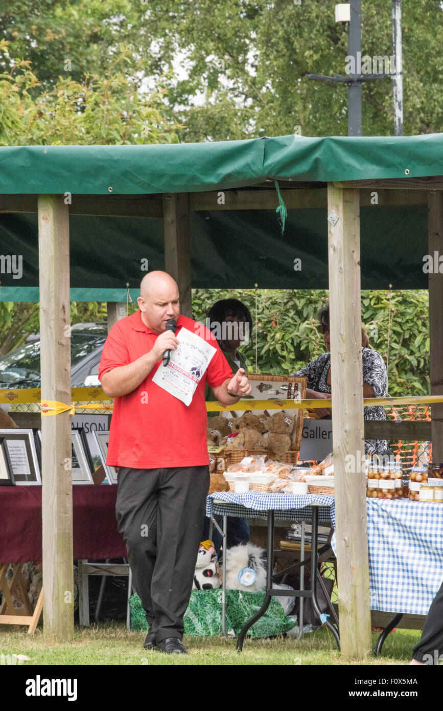 Offenen Sie um bei Sunnyside Zwinger Teil der Birmingham Hunde zuhause Liebe Geld, die nimmt in streunende Hunde für rehoming Tag der Tür Stockfoto