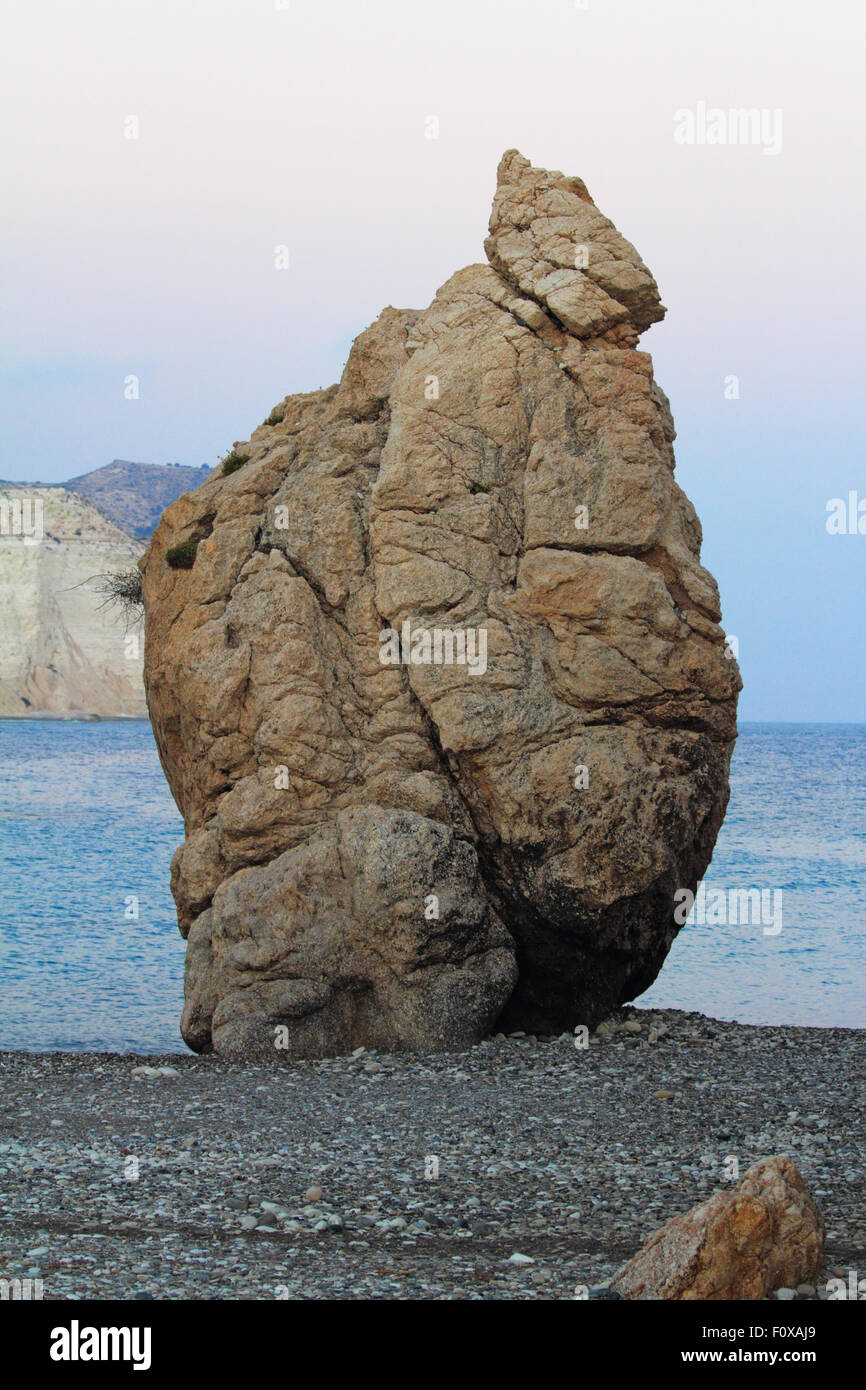 Petra Tou Romiou - Aphrodite Felsen am Abend, Bezirk Paphos, Zypern Stockfoto