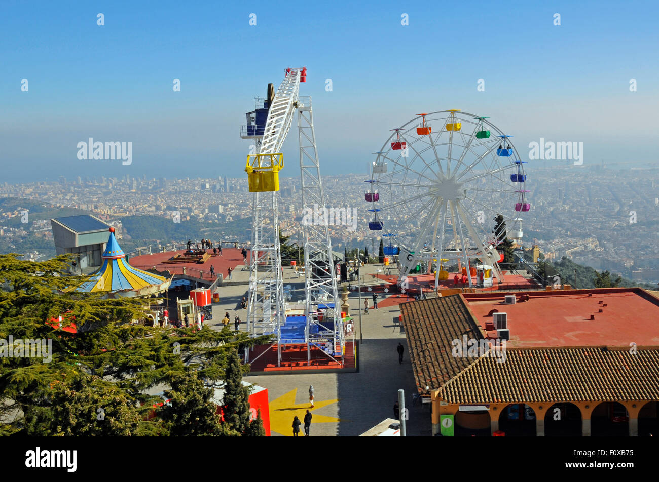 Vintage Vergnügungspark an der Spitze des Berges Tibidabo in Barcelona, Spanien Stockfoto
