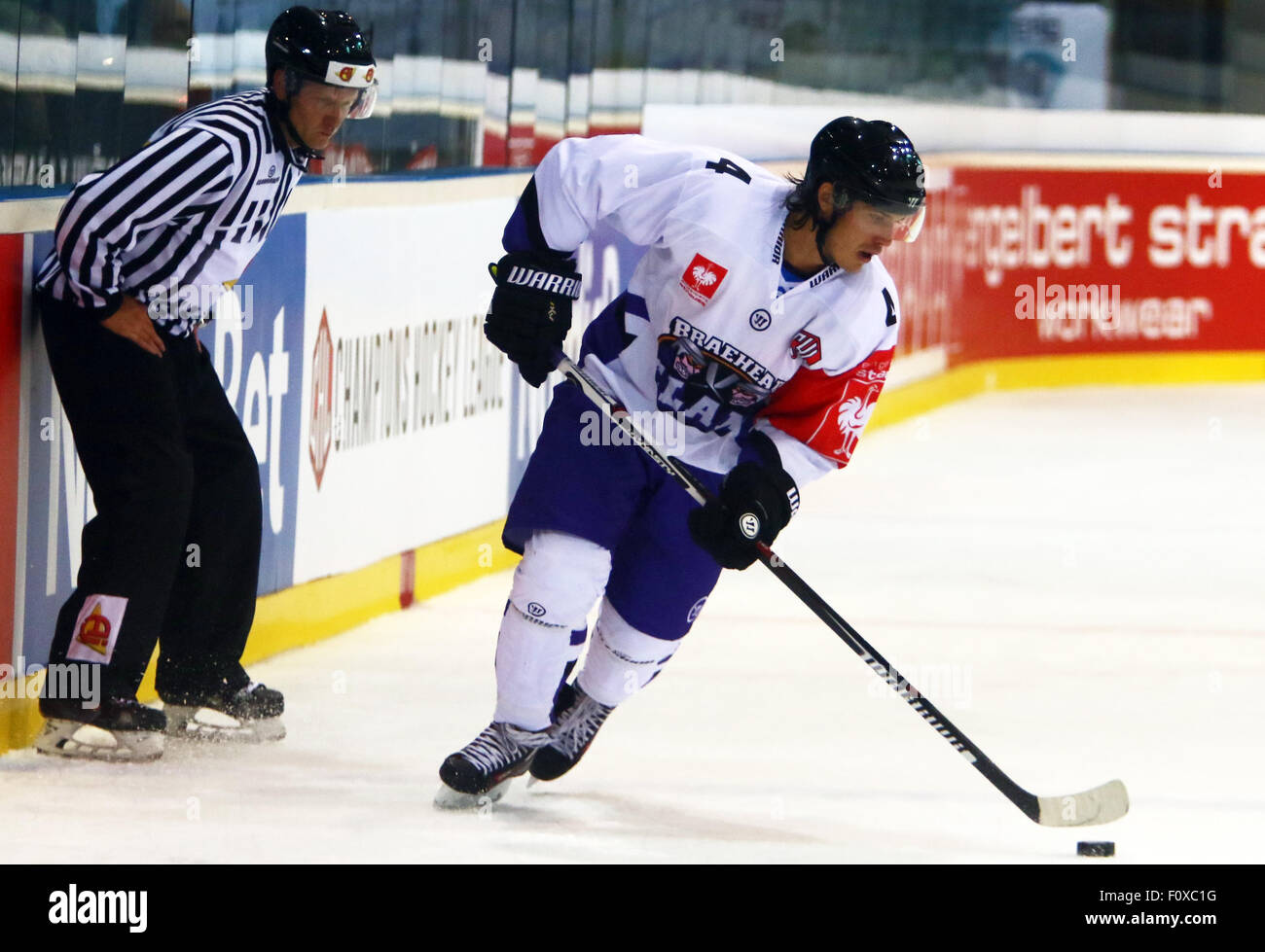 Ingolstadt, Deutschland. 22. August 2015. Champions Hockey League. ERC Ingolstadt vs. Braehead Glasgow. Marcus Götz (Glasgow), Credit: Aktion Plus Sport/Alamy Live-Nachrichten Stockfoto