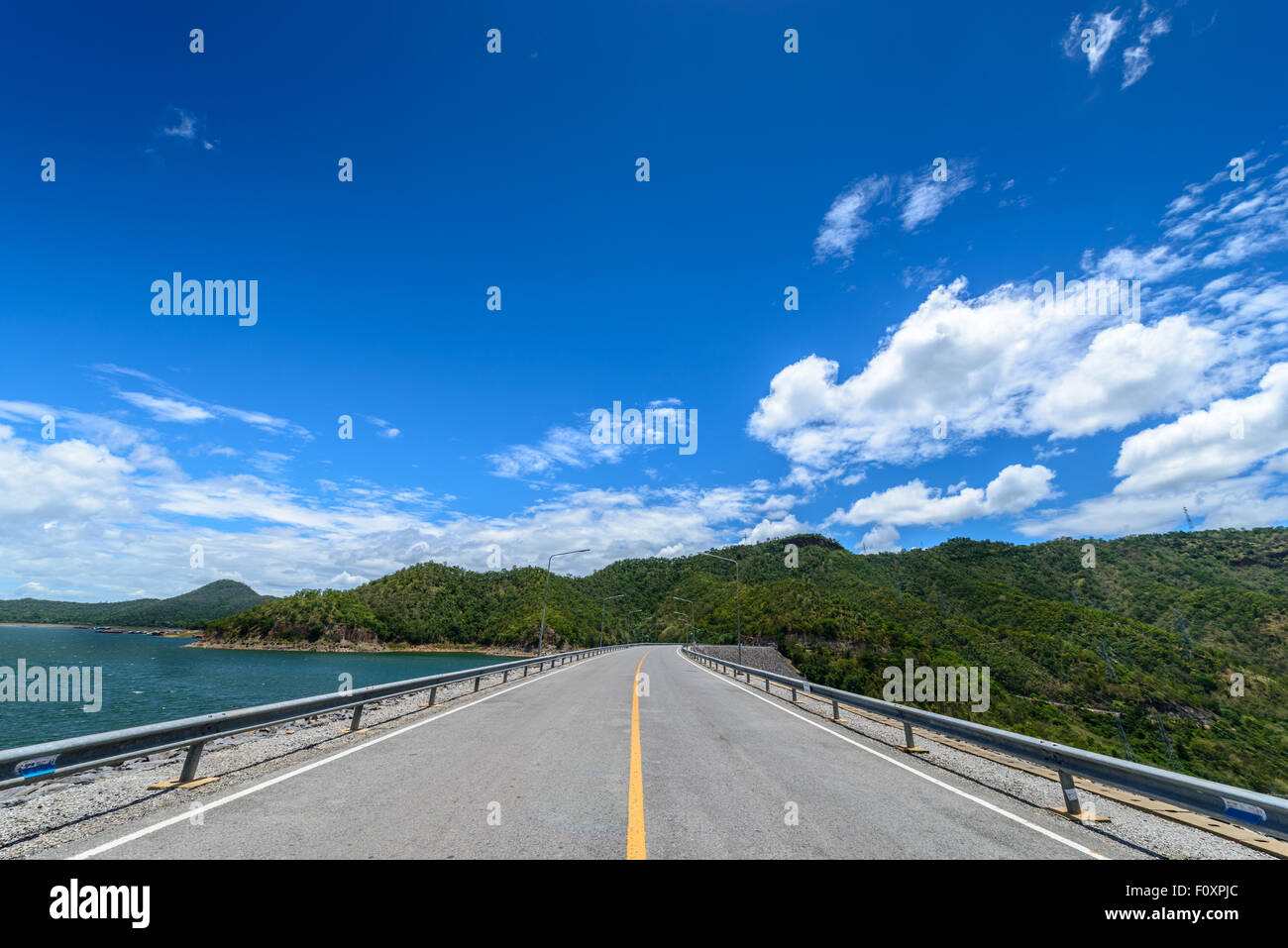 Straße am Berg Stockfoto