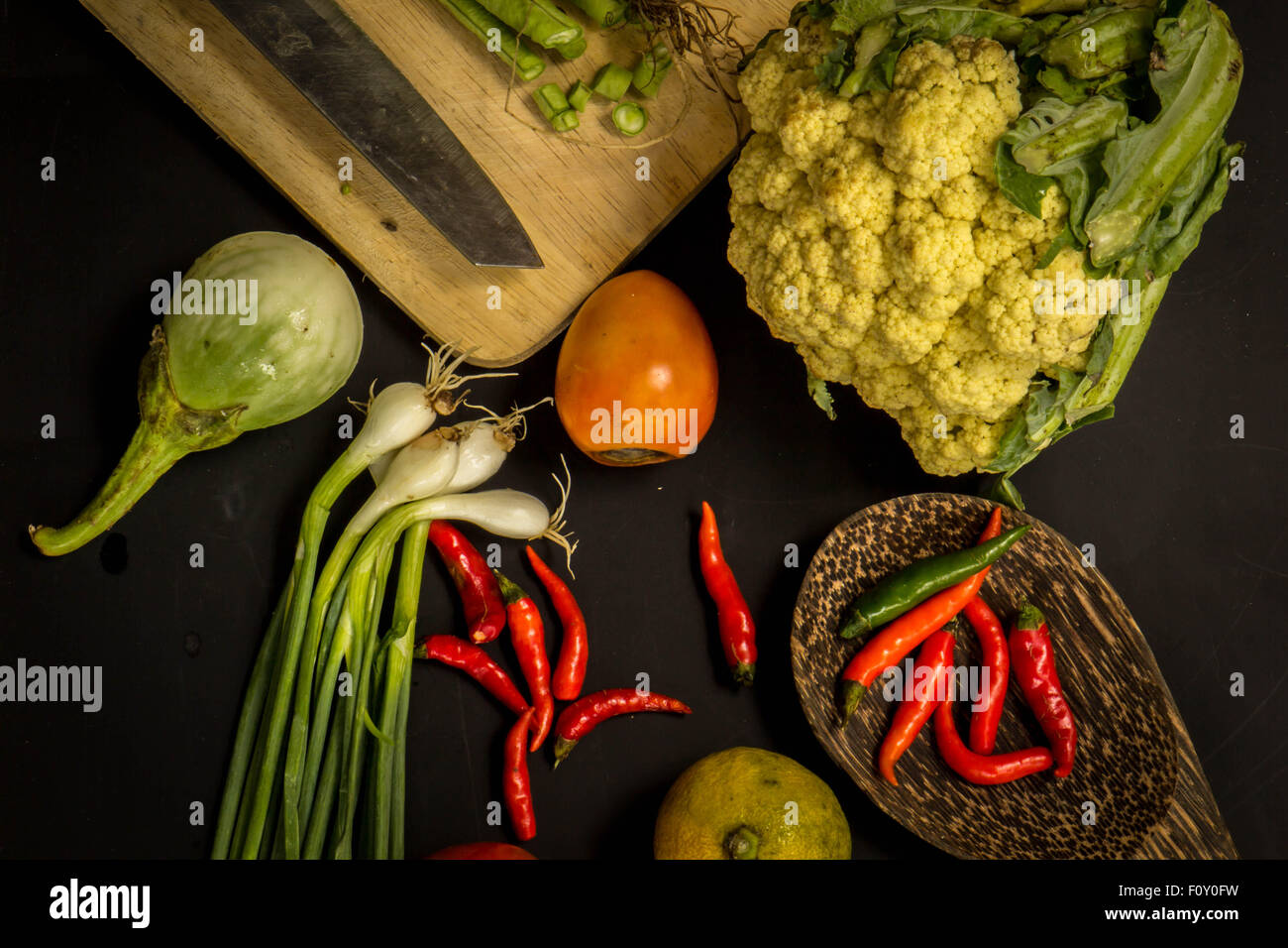 Holz, bunt, Bio, Obst, Boarder, Gruppe, frisch, Lebensmittel, Zwiebel, Markt, vegetarisch, produzieren, Tabelle, Pfeffer Stockfoto