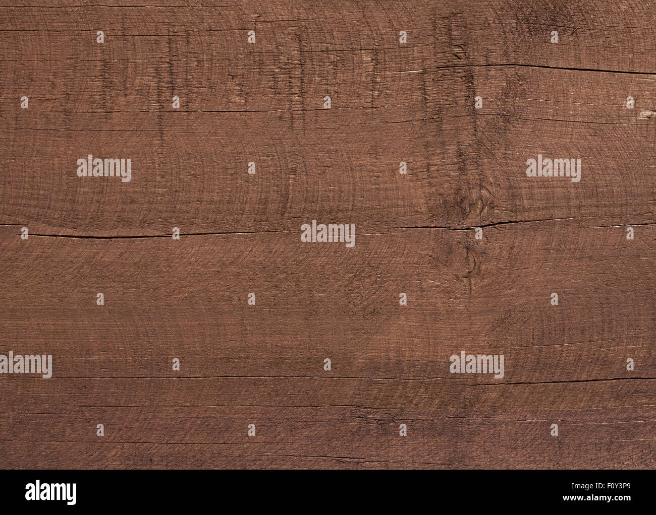 Dunkelbraun zerkratzt Holzbrett. Holzstruktur Stockfoto