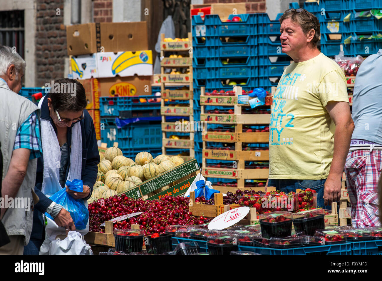 Sonntag Markt In Der Nähe Lüttich sonntag markt -Fotos und -Bildmaterial in hoher Auflösung – Alamy