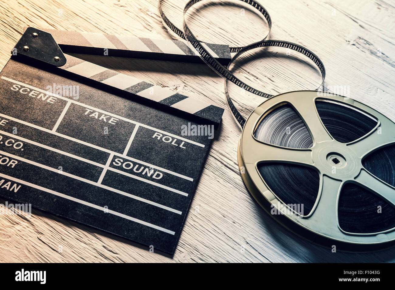 Film Kamera Tafel und roll Stockfoto