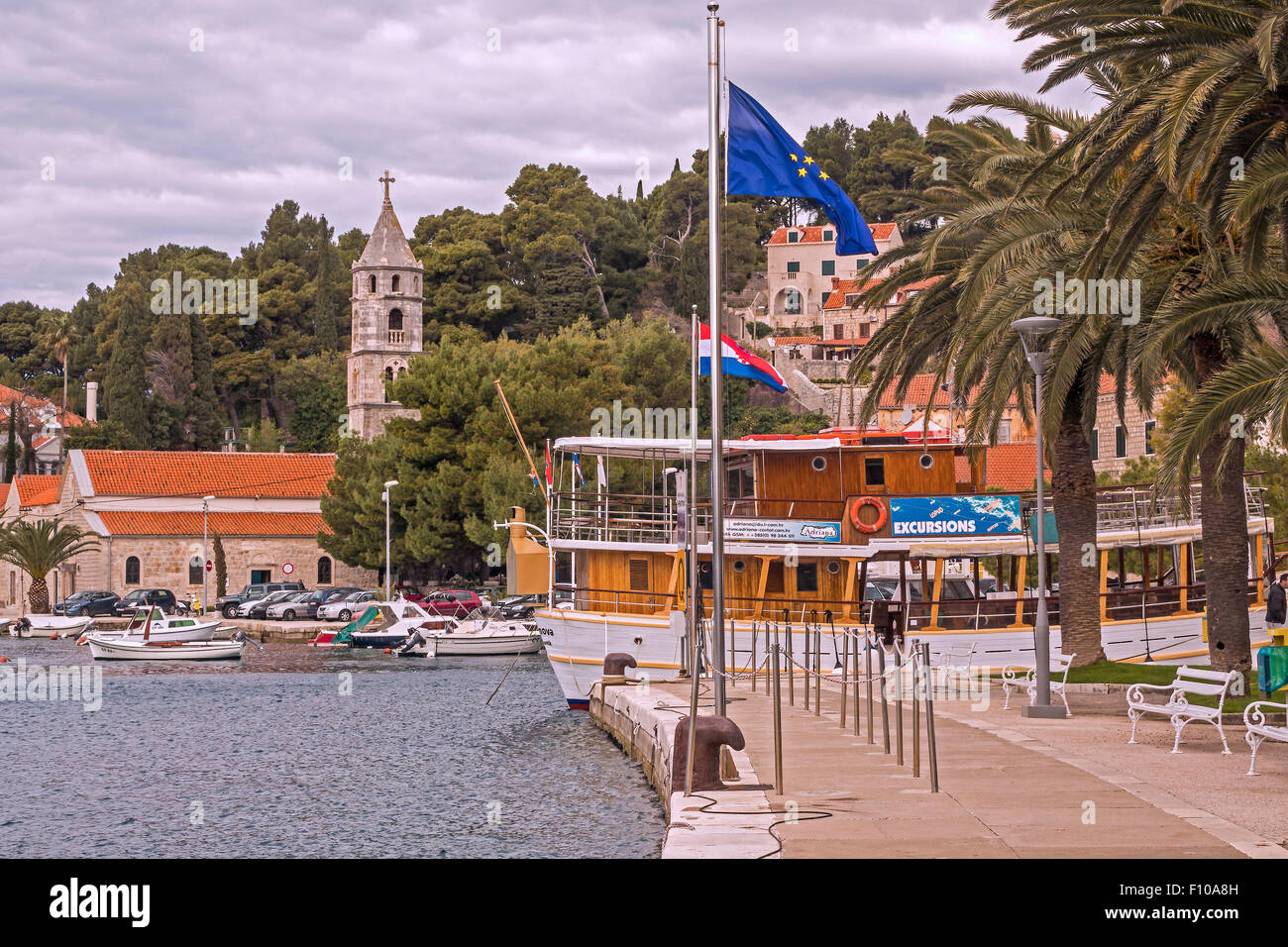 Das Dorf von Cavtat an der Riviera von Dubrovnik in Kroatien Stockfoto Das Dorf von Cavtat an der Riviera von Dubrovnik in Kroatien Stockfoto