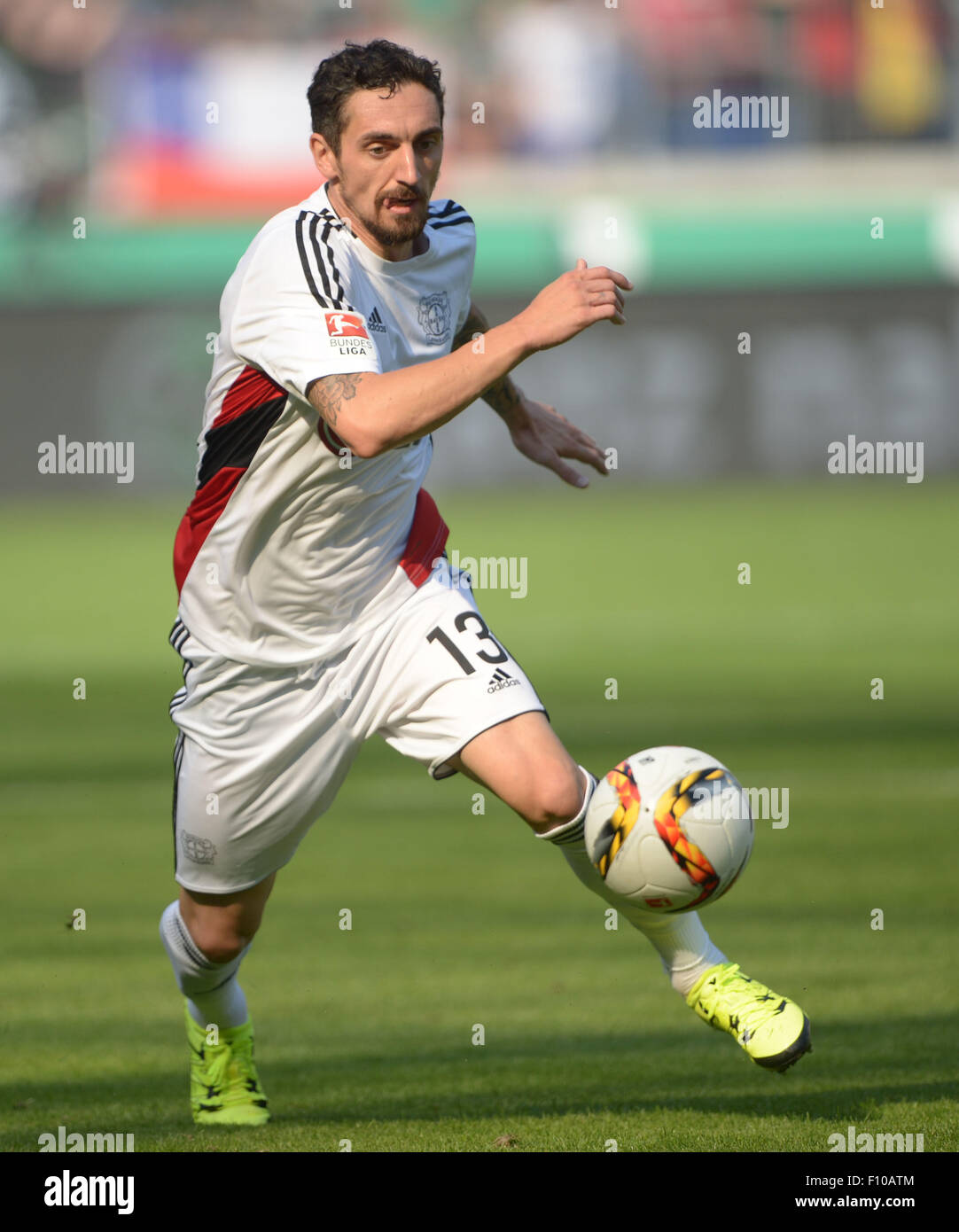 Hannover, Deutschland. 22. August 2015. Leverkusens Roberto Hilbert in Aktion während der deutschen Fußball-Bundesliga-Fußball-match zwischen Hannover 96 und Bayer 04 Leverkusen in der HDI-Arena in Hannover, 22. August 2015. Bildnachweis: Dpa picture Alliance/Alamy Live News Stockfoto