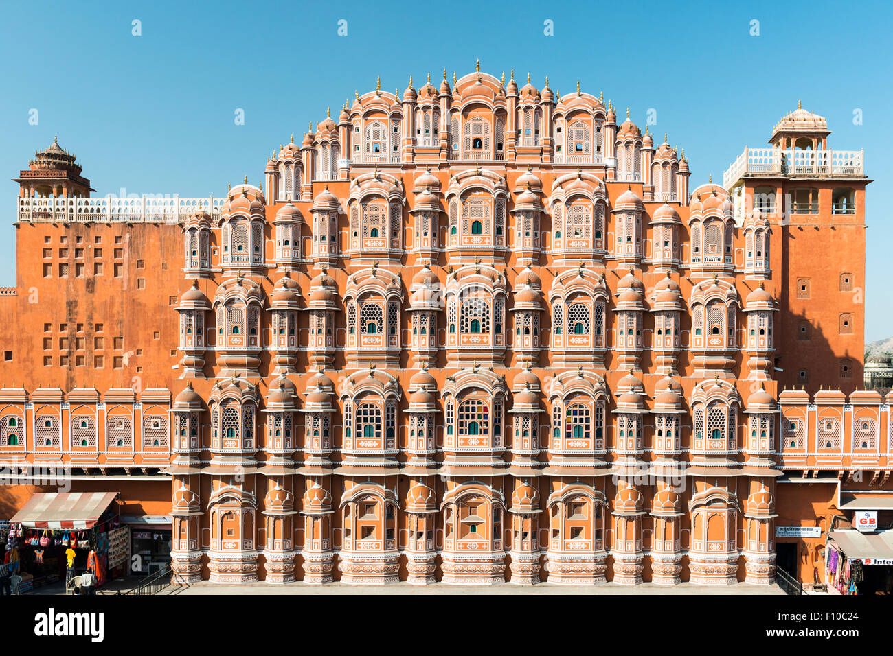 Fassade des Hawa Mahal oder Palast der Winde, Jaipur, Indien Stockfoto