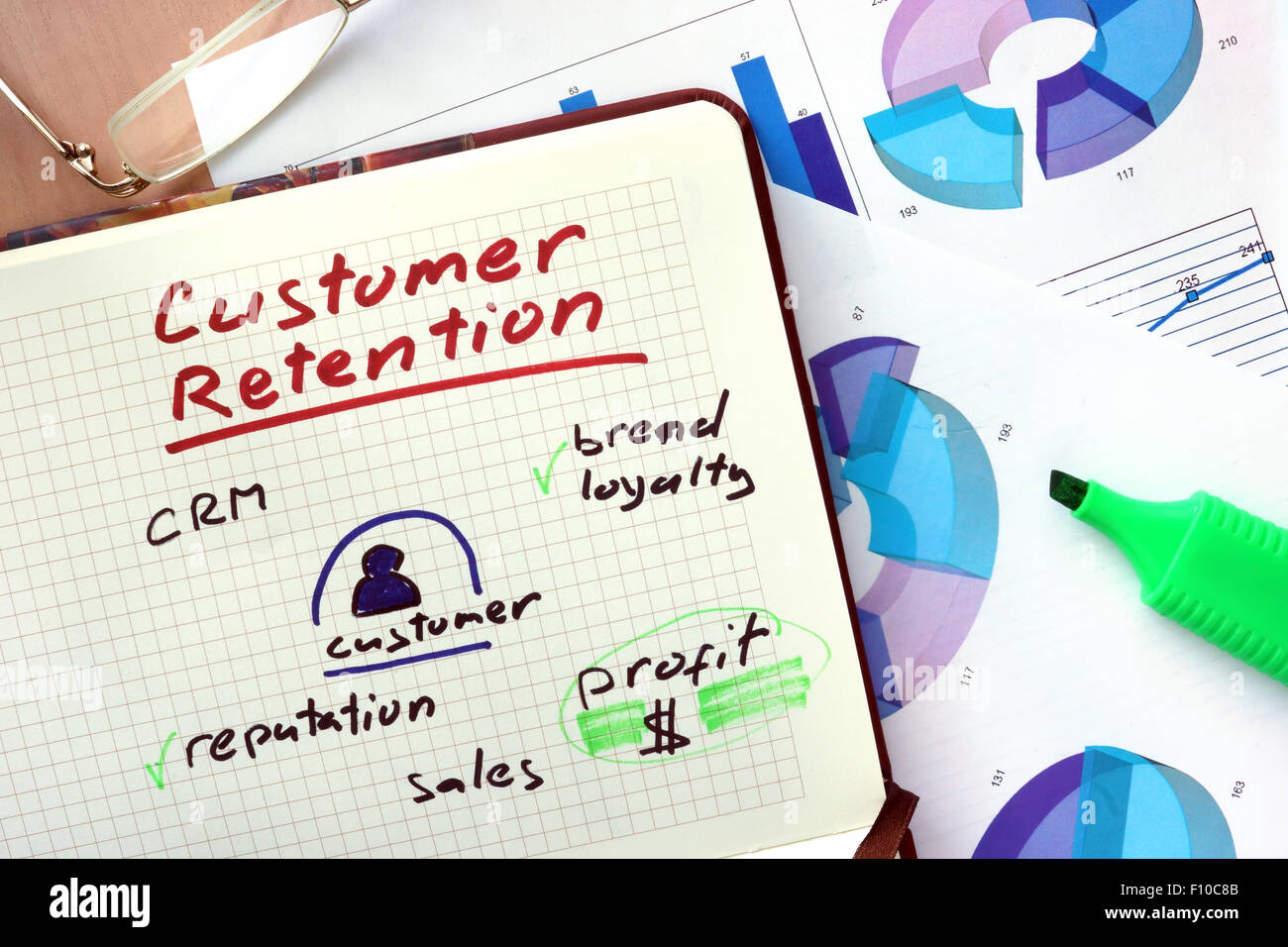 Notizblock mit Wort Customer Retention Konzept und Marker. Stockfoto