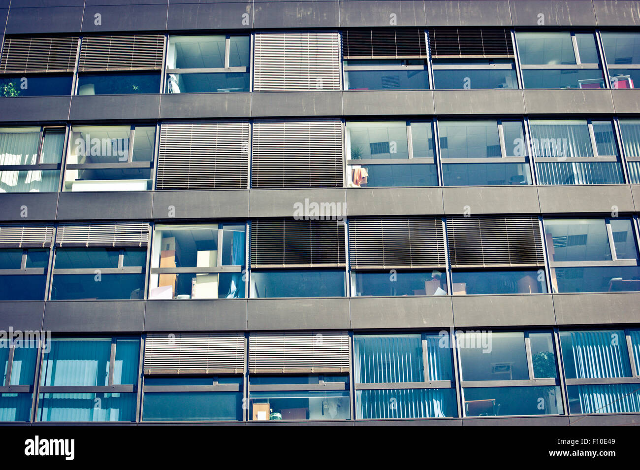 Büro-Gebäude-windows Stockfoto