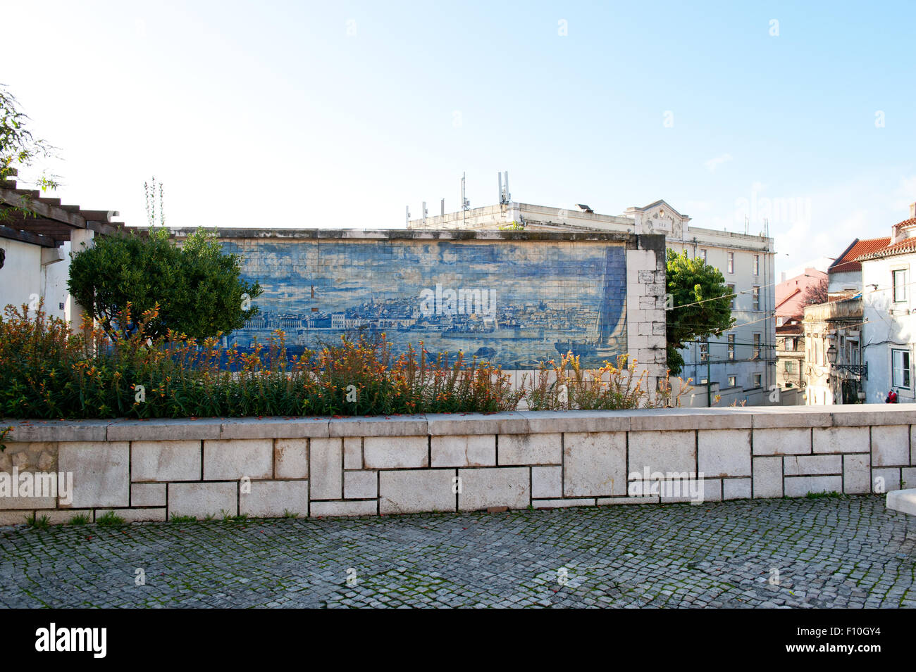 Miradouro Santa Luzia. Diese romantische Terrasse führt Altstadt Alfama Stockfoto