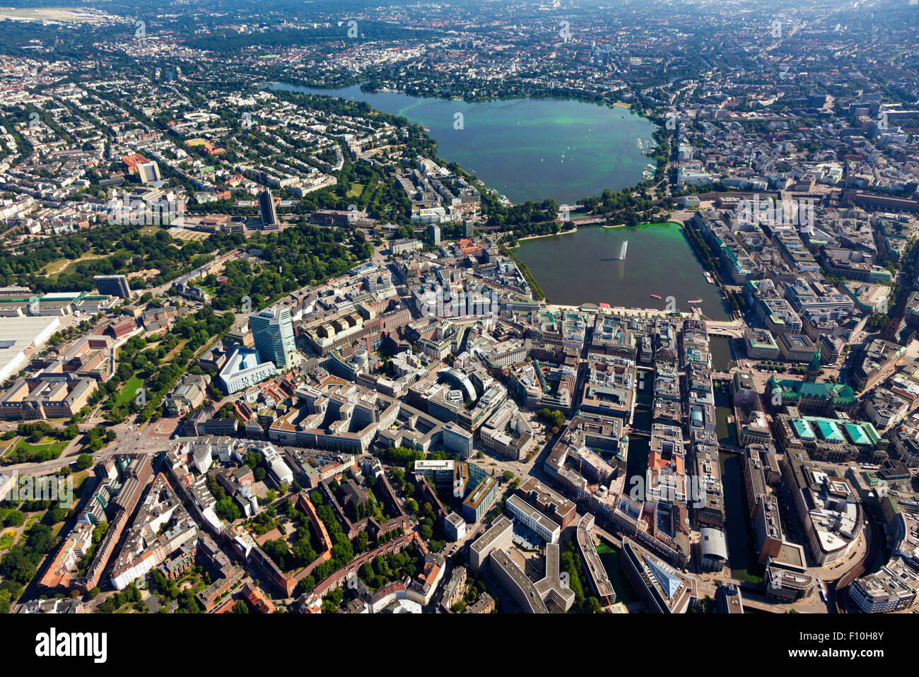 Luftaufnahme von Hamburg mit Alstersee Stockfoto