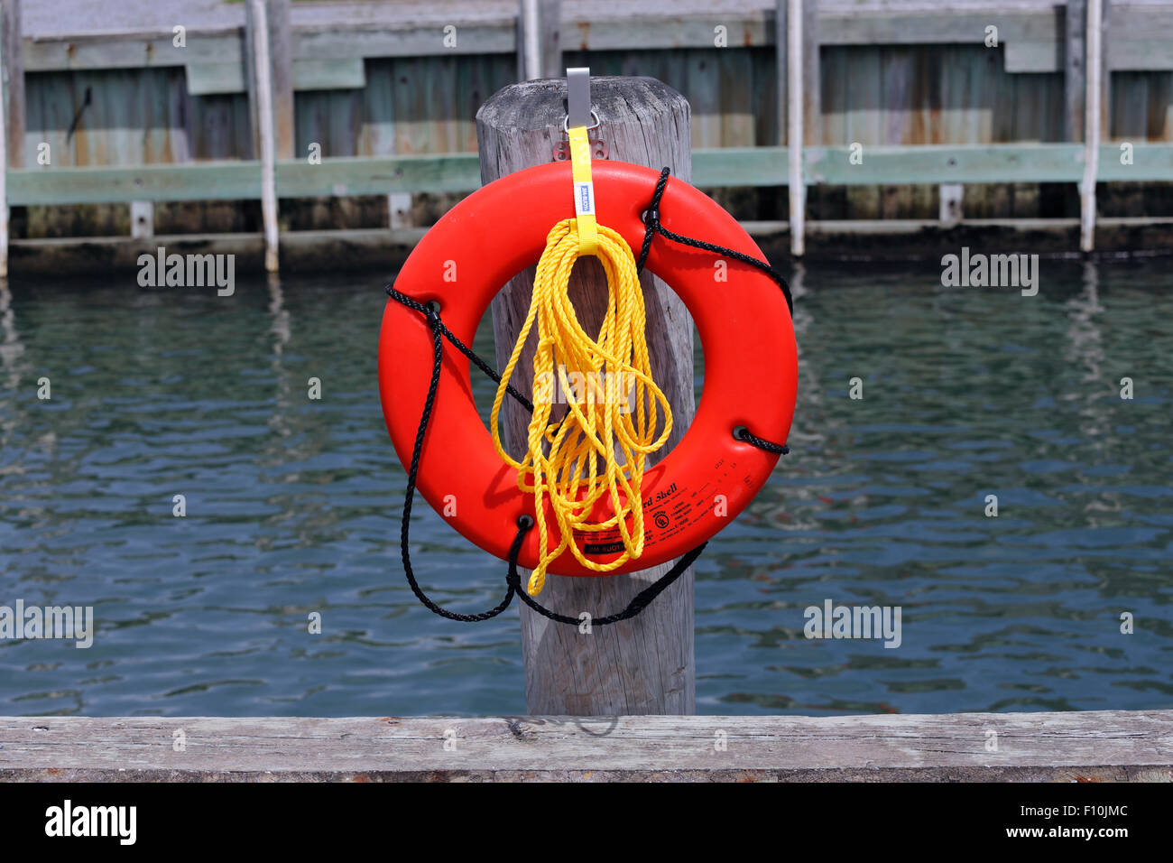 Bildschirmschoner Rettungsring und Seil Long Island New York Stockfoto