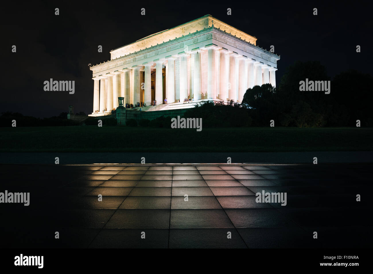 Das Lincoln Memorial in der Nacht, an der National Mall in Washington, DC. Stockfoto